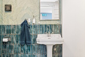 Central studio apartment