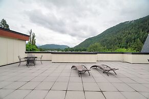 Cozy 1BR Lakeside Retreat