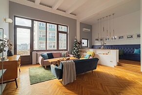 3BR Atrium Penthouse by Cismigiu - Bright & Spacious with Balcony