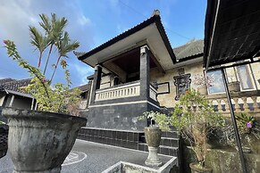 Mongan Homestay Beside The Belulang Hot Spring