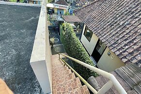 Mongan Homestay Beside The Belulang Hot Spring
