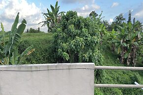 Mongan Homestay Beside The Belulang Hot Spring