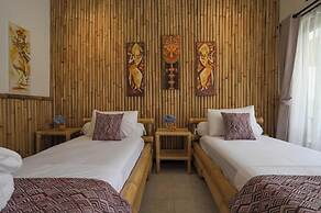 Tiga Naga Villa