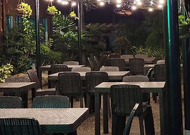 Green Meadows Hotel & Restaurant
