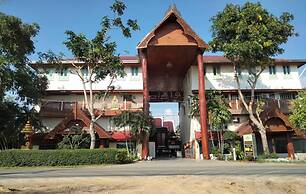 Ruenthai Ayutthaya Resort And Restaurant
