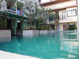 Royal Waves Hotel