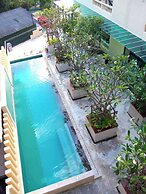 Royal Waves Hotel