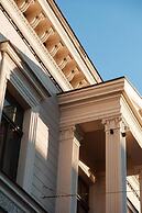 Roze Center Apartments