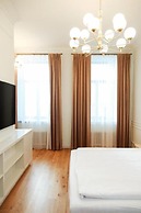Roze Center Apartments