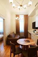 Roze Center Apartments