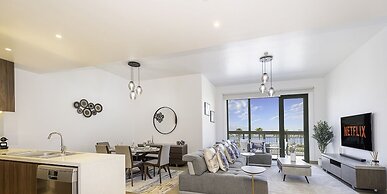LUX The Elegant Sea View Suite