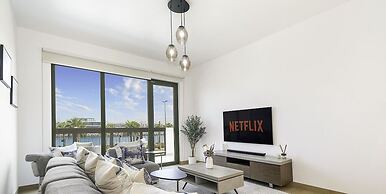 LUX The Elegant Sea View Suite