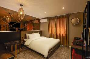 HOTEL RAVI