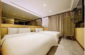 HOTEL RAVI