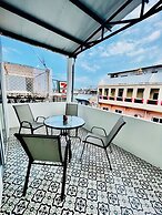 PJ Hostel & Bar
