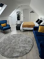 Tranquil Loft Apartment Overlooking Countryside