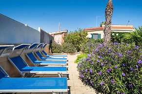 Sirena Apartment in Luxury Villa With Shared Pool