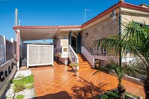 Sirena Apartment in Luxury Villa With Shared Pool