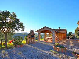 Apartment in Peccioli With Pool