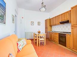 Apartment in Peccioli With Pool