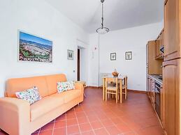 Apartment in Peccioli With Pool