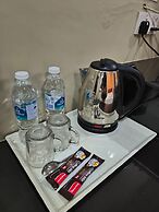 Hotel O S Homestay Premium