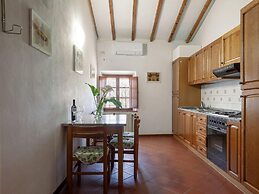 Flat With Swimming Pool and air Conditioning