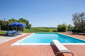Flat With Swimming Pool and air Conditioning