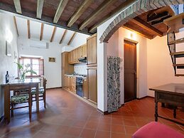 Flat With Swimming Pool and air Conditioning