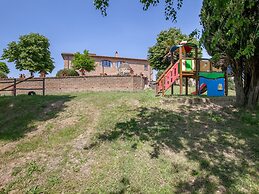 Flat With Swimming Pool and air Conditioning