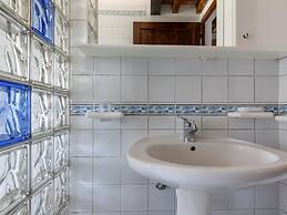 Flat With Swimming Pool and air Conditioning