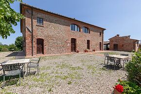 Flat With Swimming Pool and air Conditioning