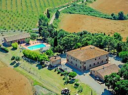 Flat With Swimming Pool and air Conditioning