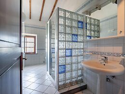 Flat With Swimming Pool and air Conditioning