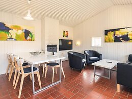 6 Person Holiday Park Home in Middelfart