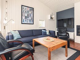6 Person Holiday Park Home in Middelfart