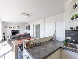 Bright Apartment With Sunny Terrace