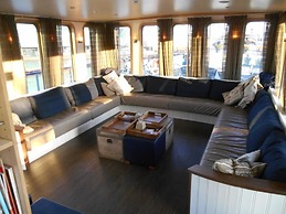 Hotelboat Iris