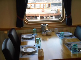 Hotelboat Iris