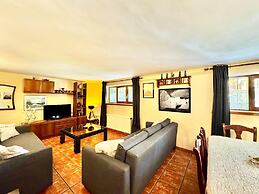 Farmhouse Apartment With Pool
