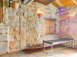 Farmhouse Apartment With Pool