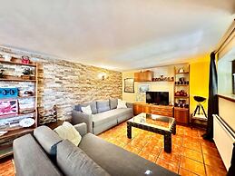 Farmhouse Apartment With Pool