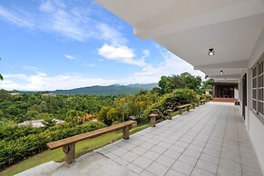 Nice Pool w Breathtaking Mountain Views BBQ