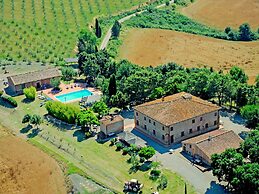 Nice Apartment With Swimming Pool