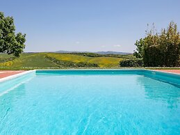 Nice Apartment With Swimming Pool