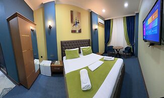 Riva Hotel