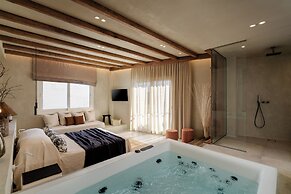 Tesoro Elegant escapes-suites