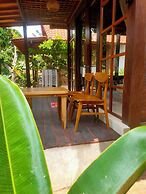 Vanaya Lodge