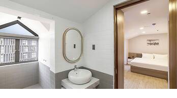 Nature Hotel - Win Happy