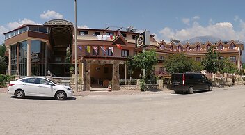 Himeros Beach Hotel